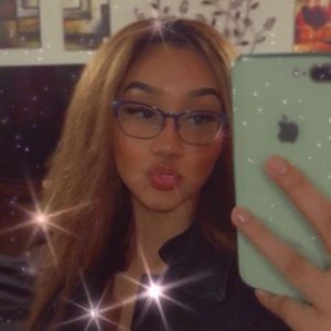 Meet your Posher, Ileana